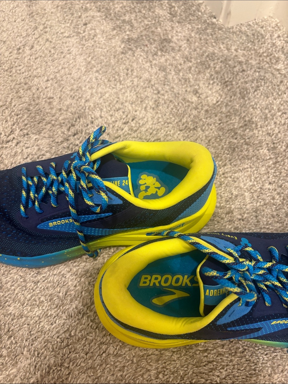 Brooks Rundisney Adrenaline 24 Women's Navy Blue and Yellow Running Shoes - Picture 3 of 6